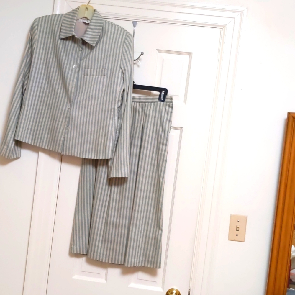 Tan and teal stripe skirt set by brownstone size 6